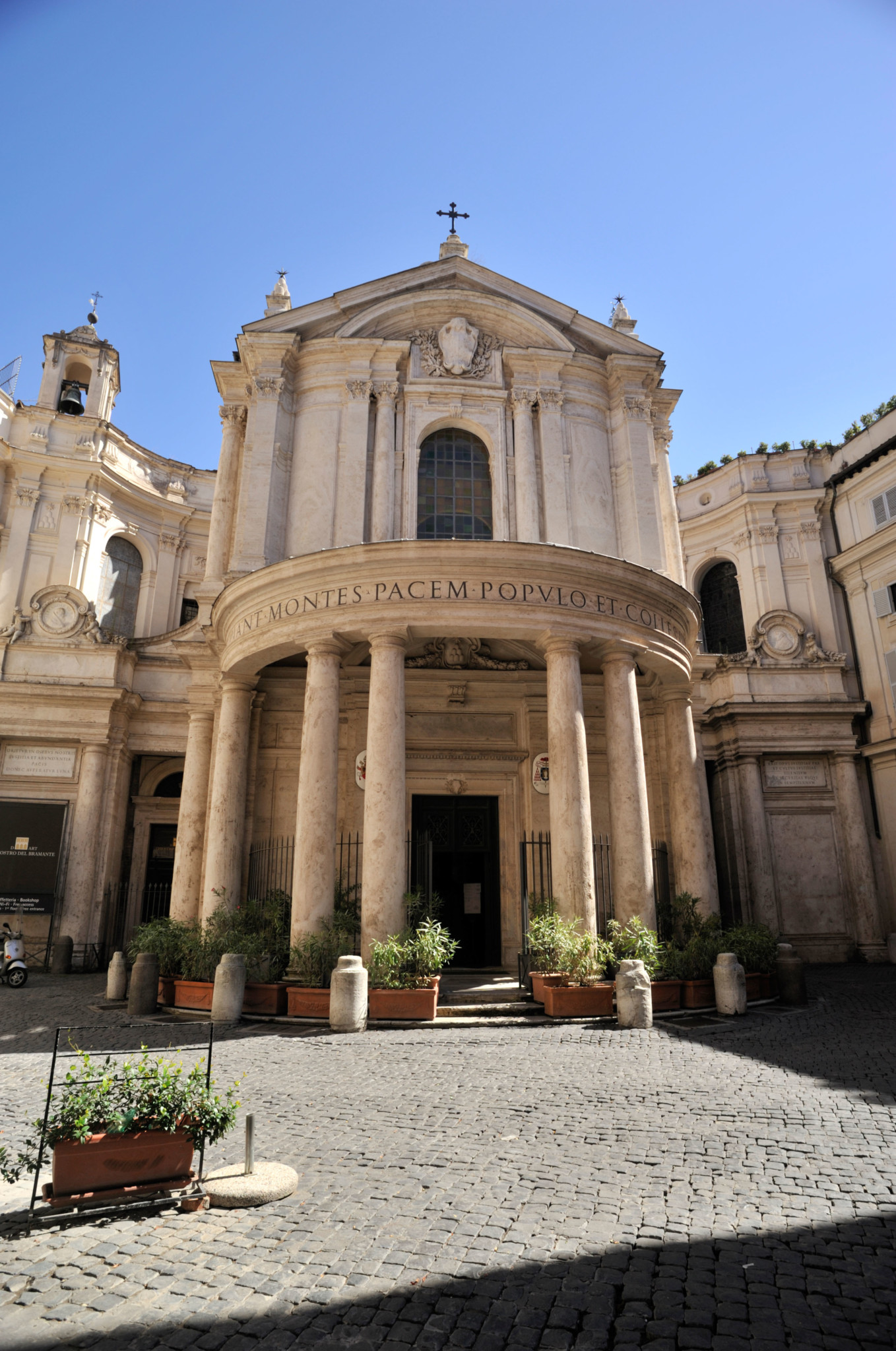 Kościół Matki Bożej Królowej Pokoju w Rzymie