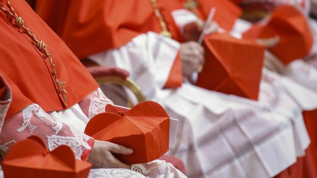 5 października papież kreuje 10 nowych kardynałów elektorów i 3 powyżej 80. roku życia