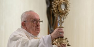 Komunia duchowa: Franciszek mówi, jak ją przyjmować i jak się modlić