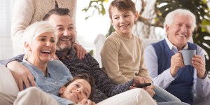 Wspólny seans z wnukami? Filmowe propozycje na Dzień Babci i Dziadka!