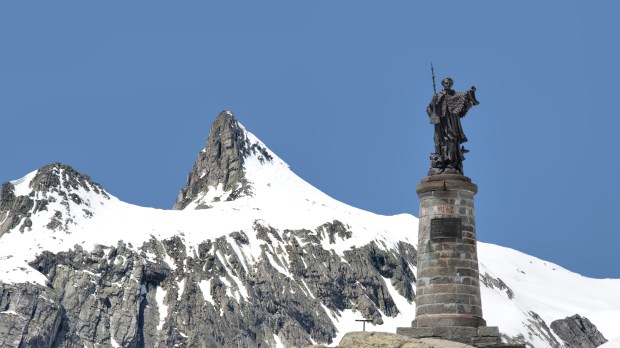 ST BERNARD PASS