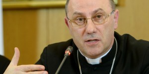 Abp Wojciech Polak deklaruje przyjęcie uchodźców w Pałacu Prymasowskim. „Musimy być gotowi świadczyć pomoc przez lata”