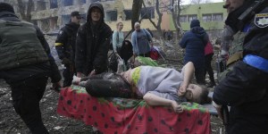 Zmarła jedna z matek ze zbombardowanego szpitala w Mariupolu