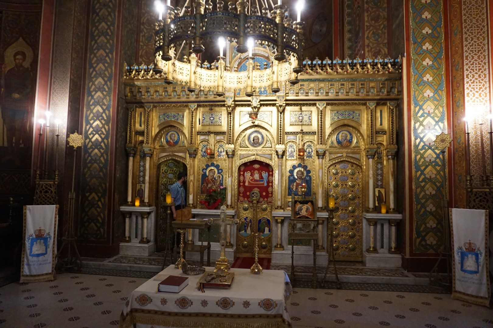 Główny ikonostas w Cerkwi Metropolitalnej Zaśnięcia Matki Bożej w Curtea de Arges