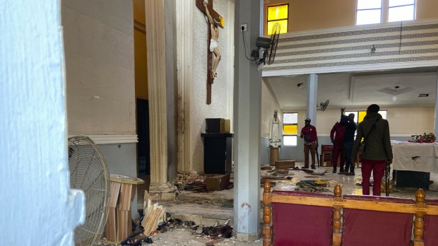 skutki zamachu na kościół w Owo w Nigerii
