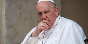 „Bycie homoseksualistą nie jest przestępstwem” – podkreśla papież Franciszek w najnowszym wywiadzie