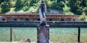 Pożar w Lourdes. Kilka kaplic zostało zniszczonych
