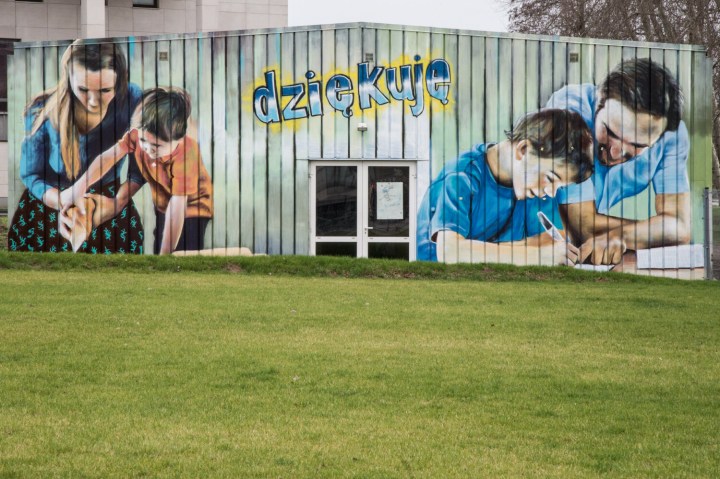 mural z podziękowaniem za opiekę rodziców nad dziećmi