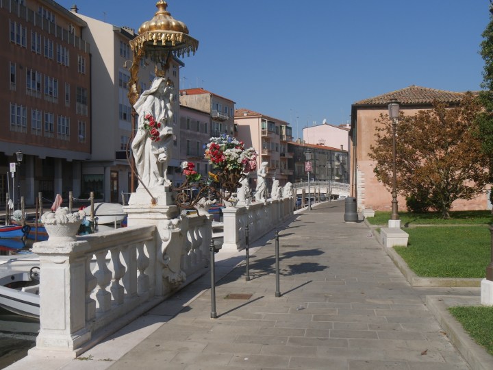 Ucieczka grzeszników, figura Matki Bożej w mieście Chioggia