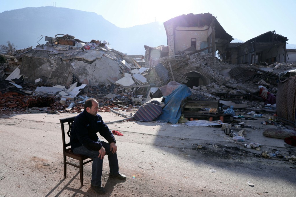Zniszczenia po trzęsieniu ziemi w Turcji