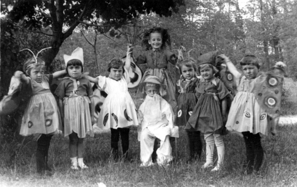 Dzieci żydowskie ukryte w jednym z klasztorów (1943)