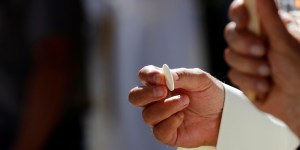 Dlaczego wciąż masz wątpliwości? Przecież w Eucharystii jest żywy Jezus